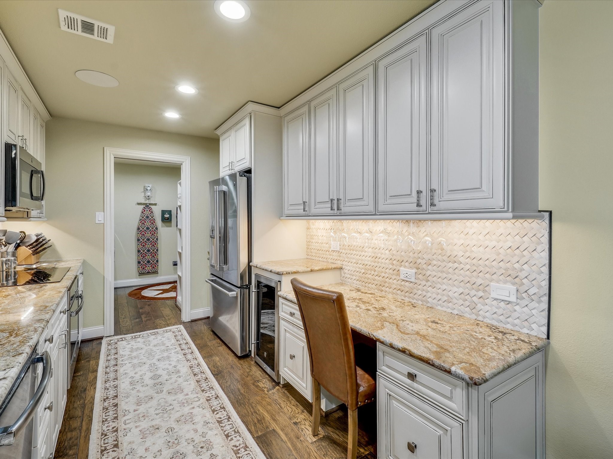 6335 W Northwest Highway Dallas TX 75225