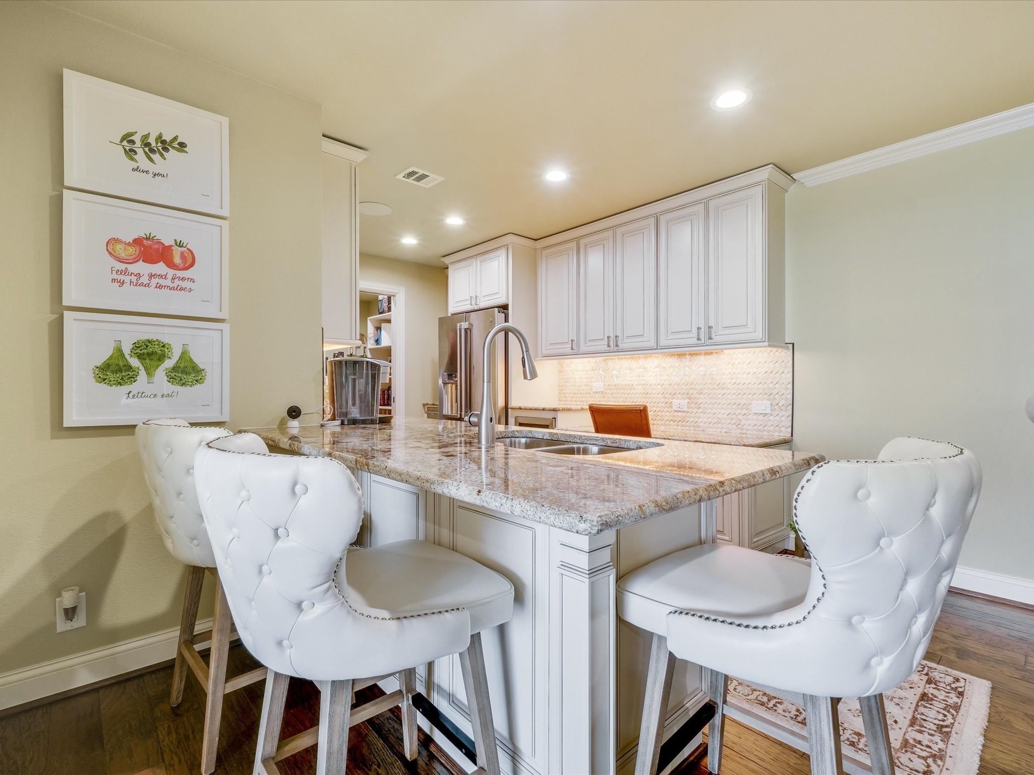 6335 W Northwest Highway Dallas TX 75225