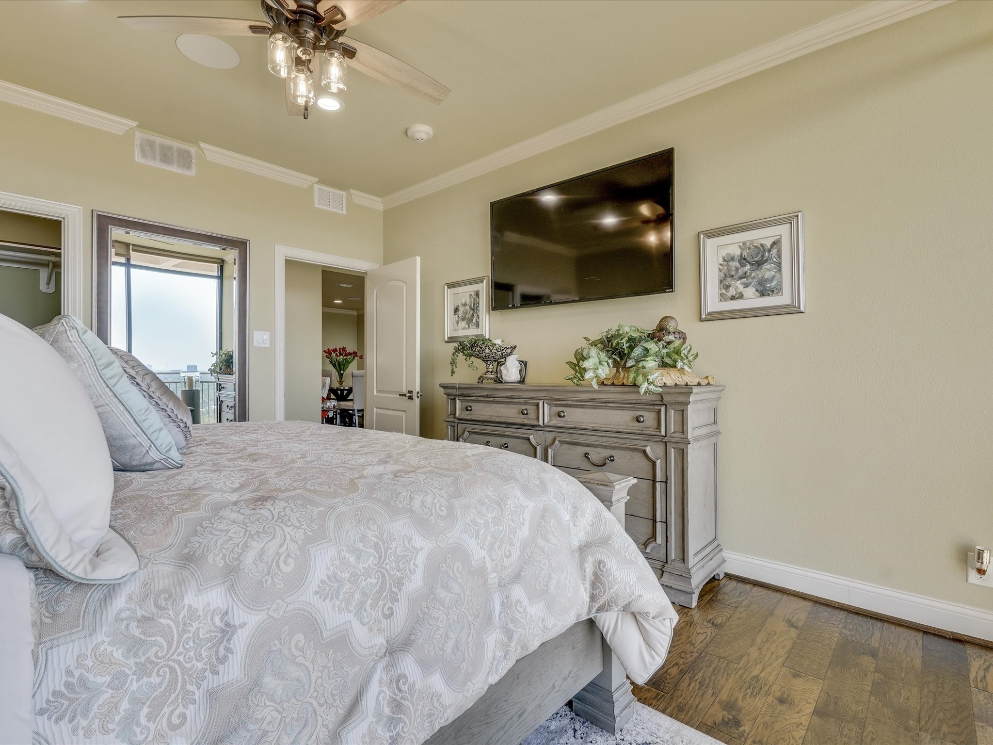 6335 W Northwest Highway Dallas TX 75225