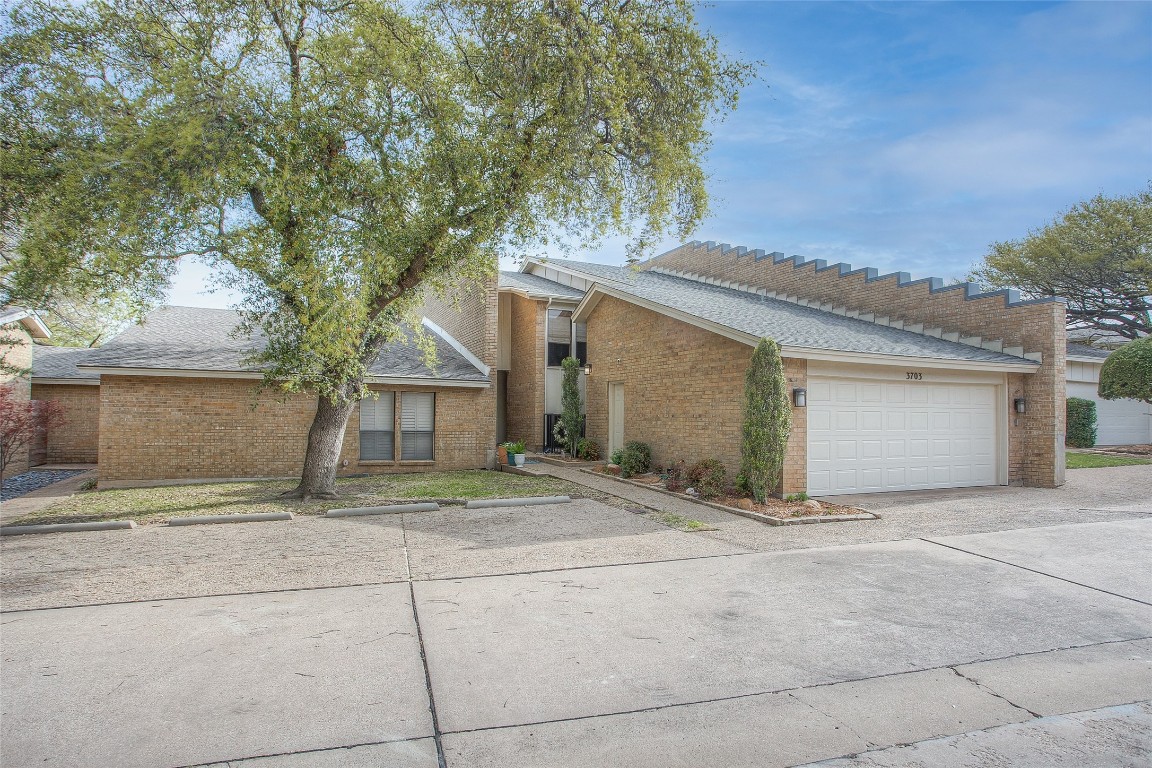 3703 Hulen Park Drive Fort Worth TX 76109