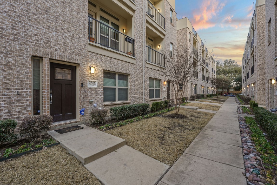 1317 Palm Springs Lane Dallas TX 75204