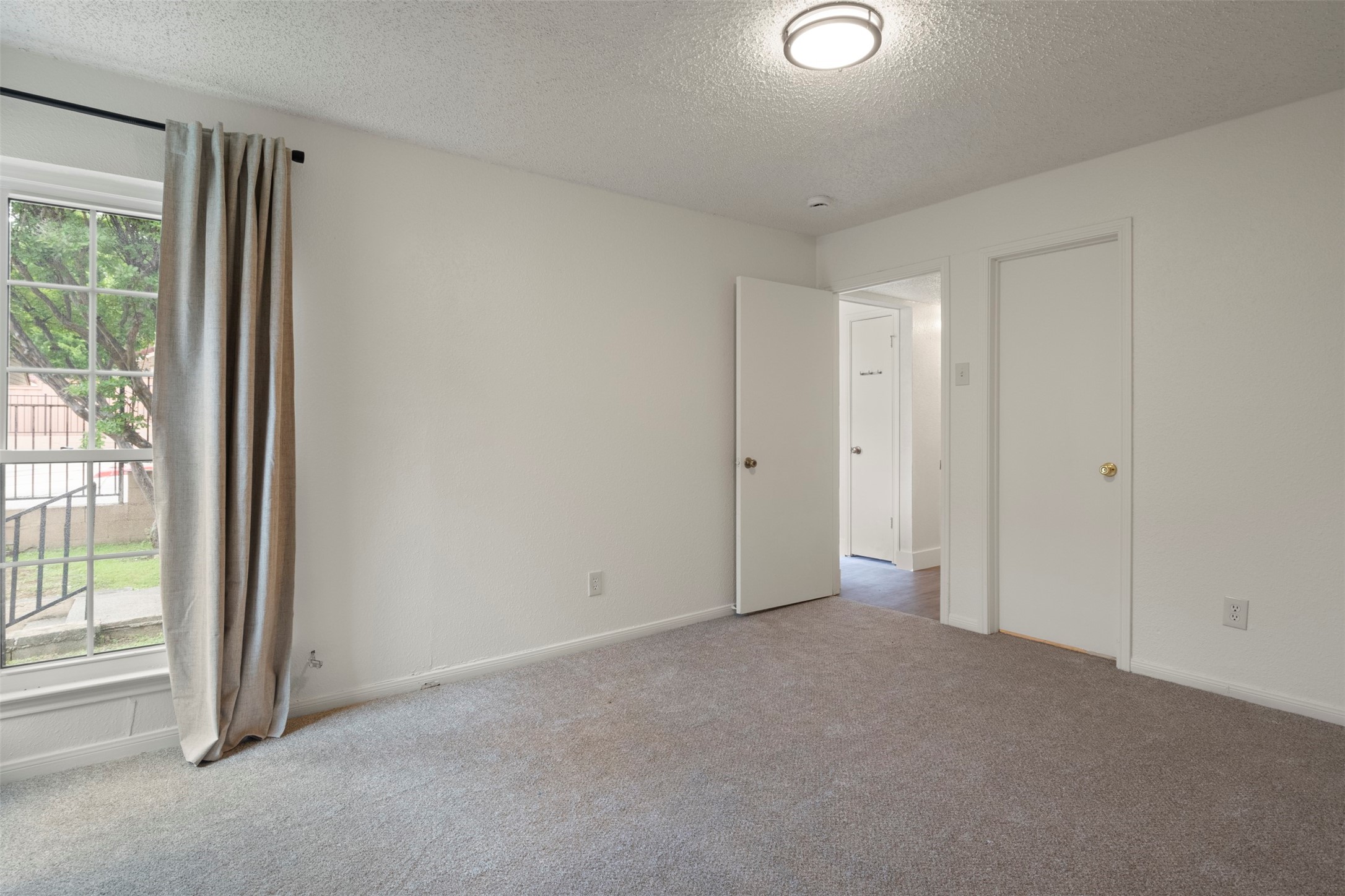 2634 Encina Irving TX 75038