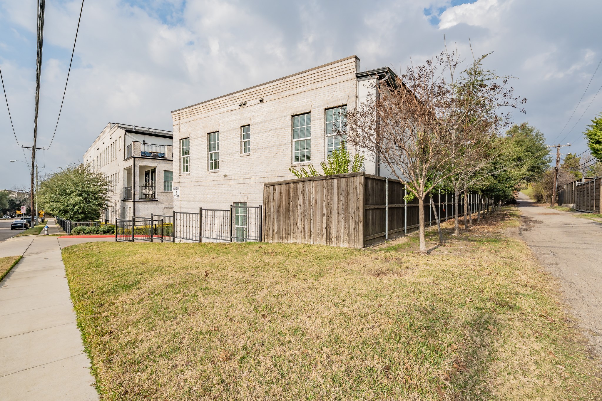 7333 Valley View Lane Dallas TX 75240
