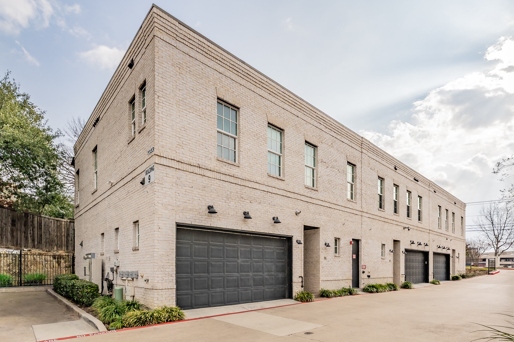 7333 Valley View Lane Dallas TX 75240