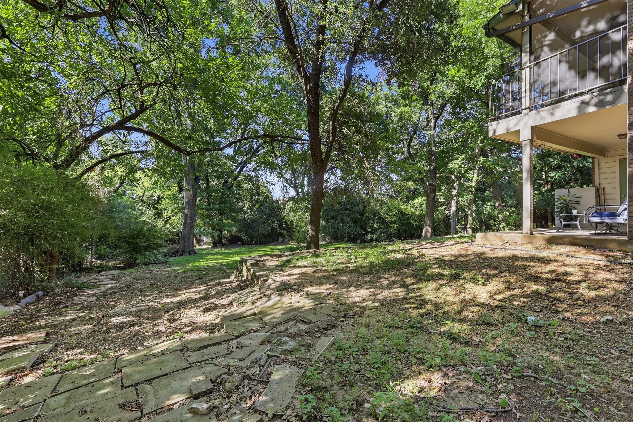 2505 Wedglea Drive Dallas TX 75211