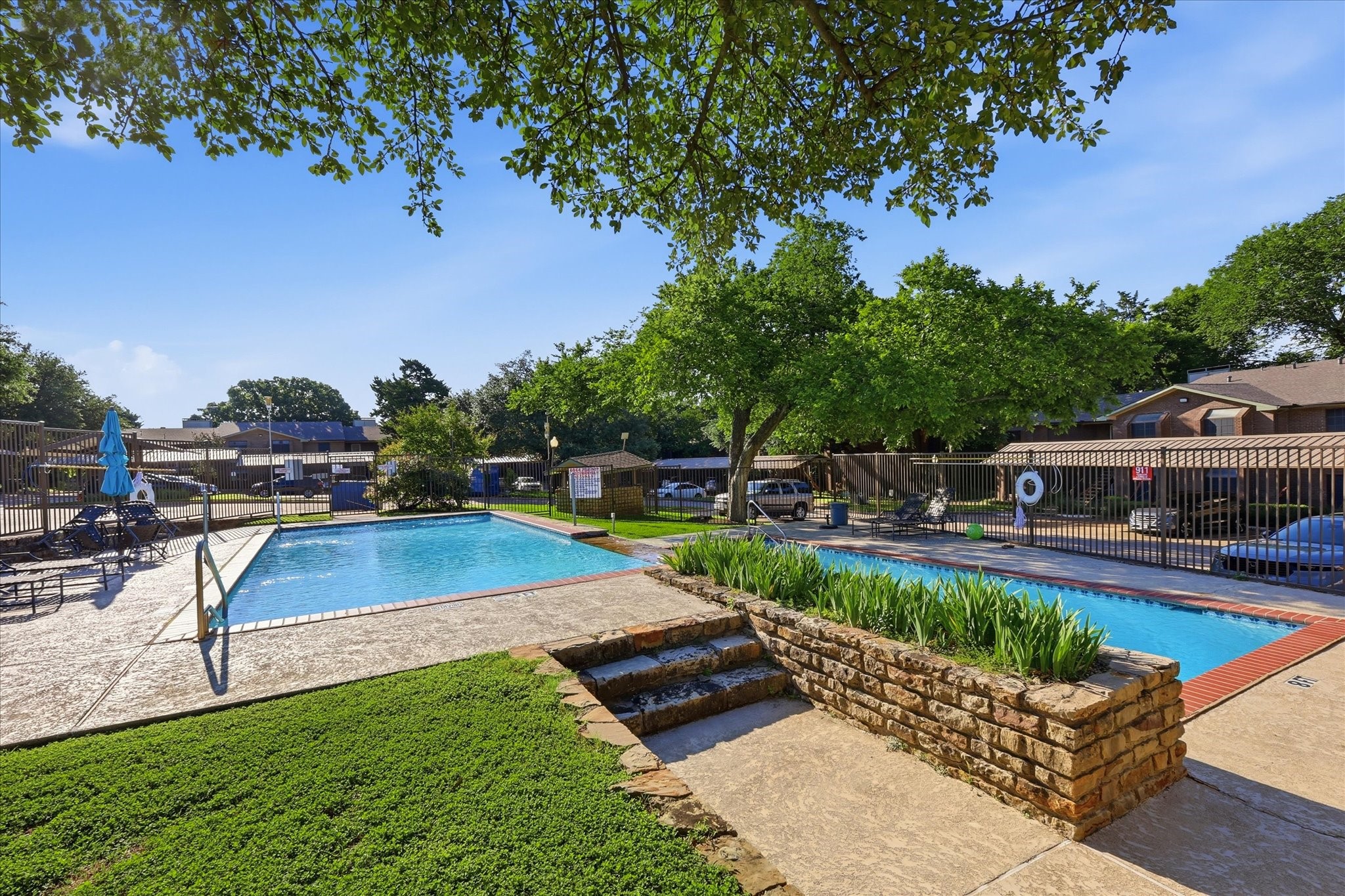 2505 Wedglea Drive Dallas TX 75211