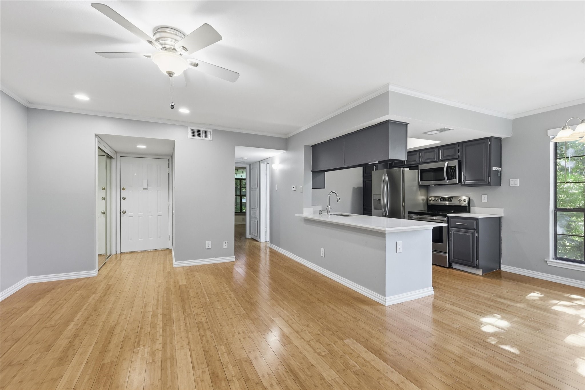 2505 Wedglea Drive Dallas TX 75211