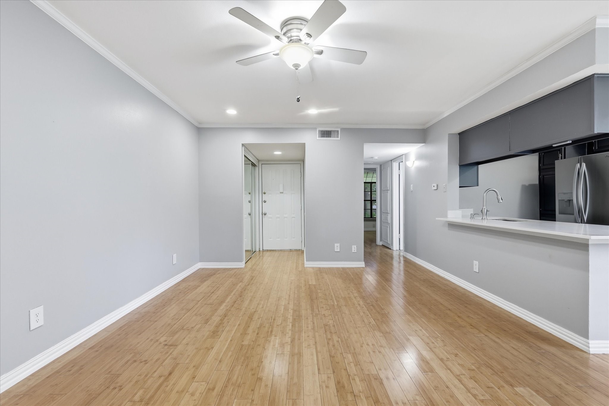 2505 Wedglea Drive Dallas TX 75211