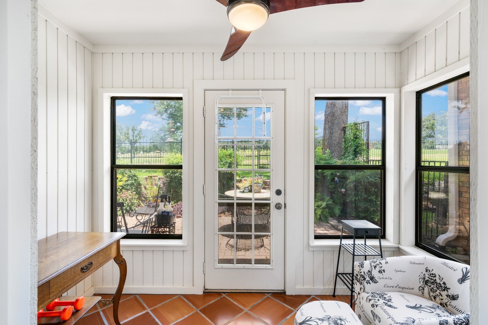 2015 N Saint Andrews Court Arlington TX 76011