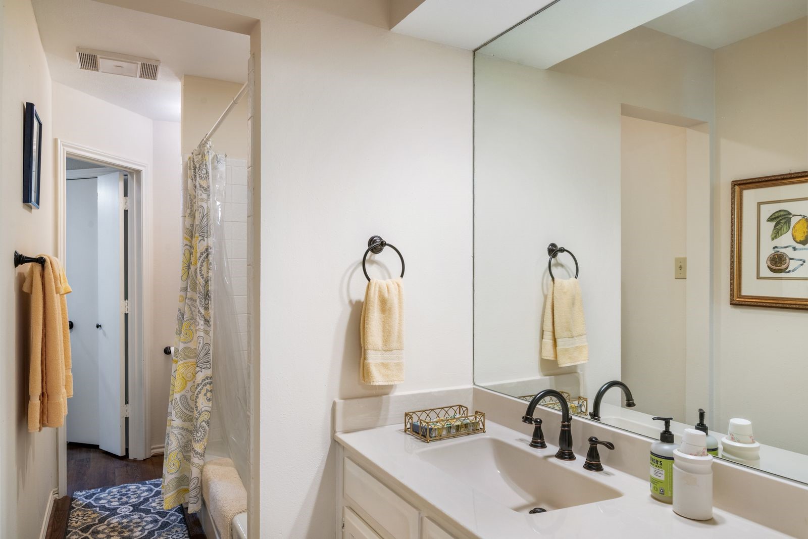 2015 N Saint Andrews Court Arlington TX 76011