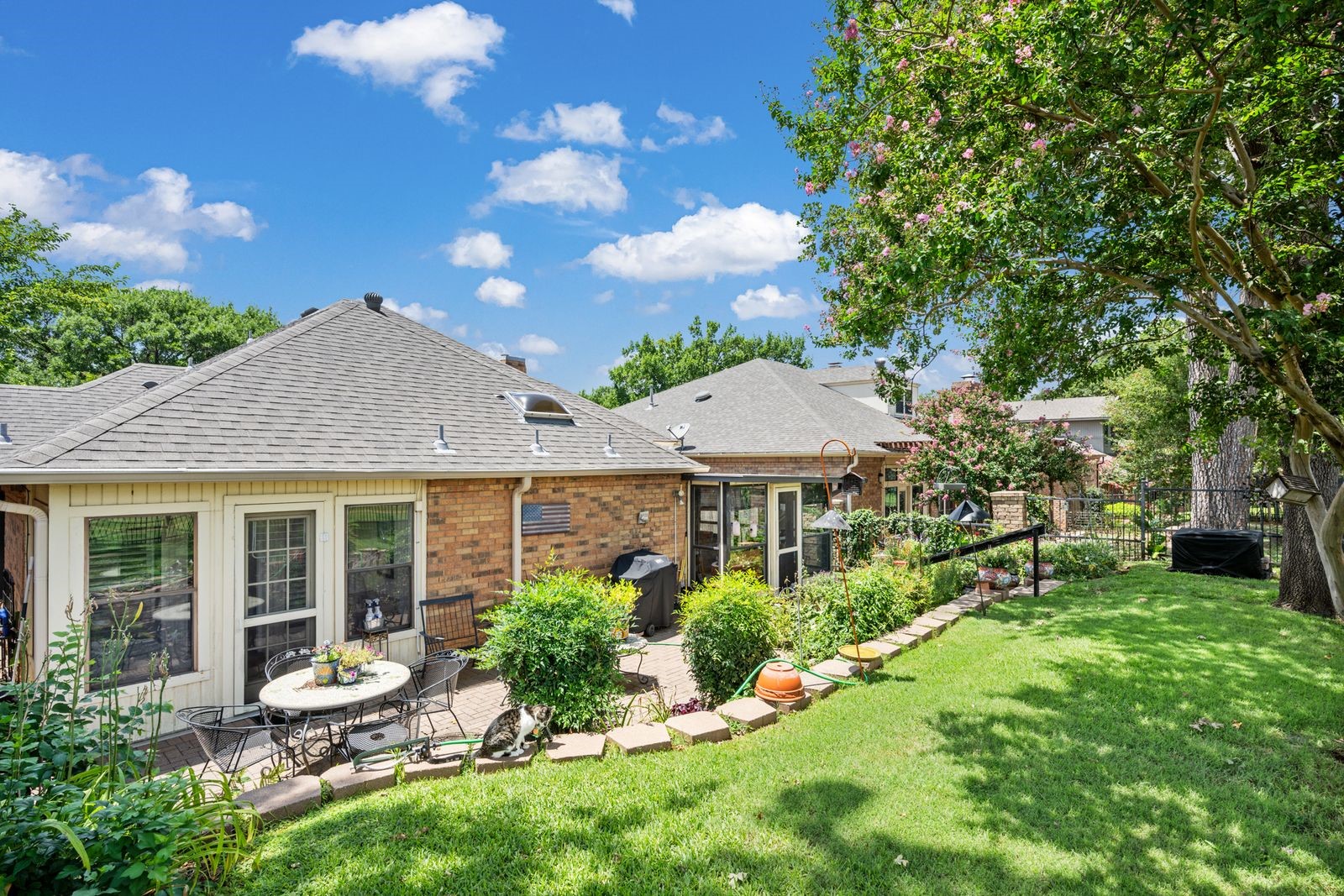 2015 N Saint Andrews Court Arlington TX 76011