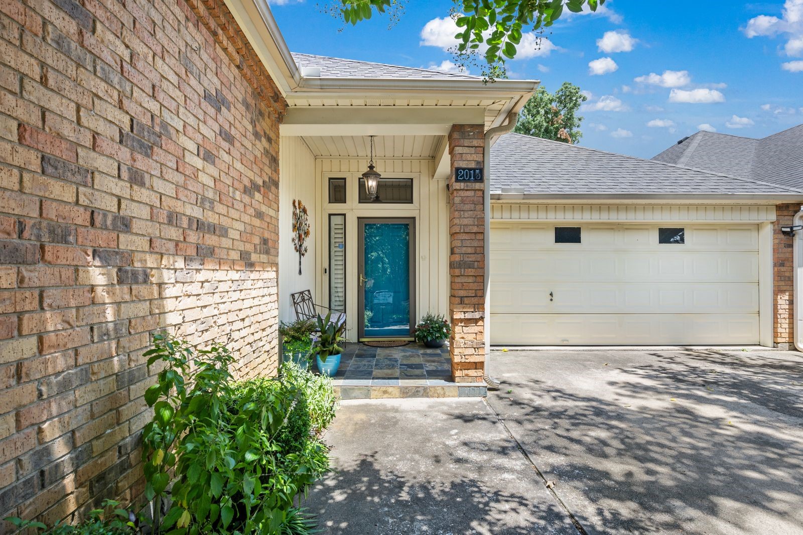 2015 N Saint Andrews Court Arlington TX 76011