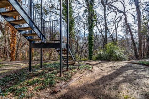 9747 Whitehurst Drive Dallas TX 75243