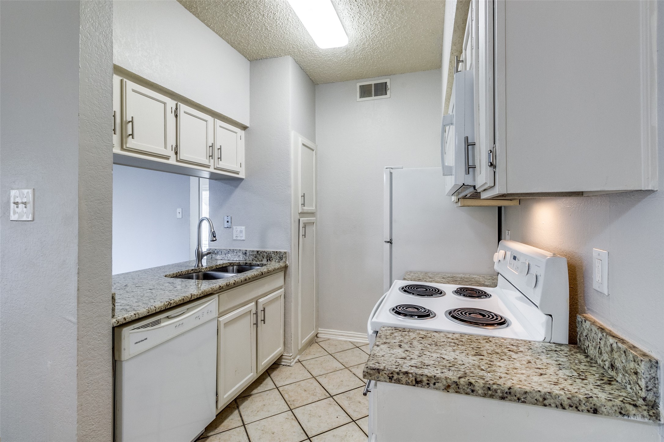 9747 Whitehurst Drive Dallas TX 75243