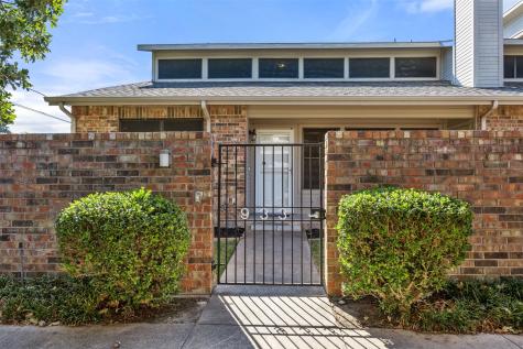 933 Forest Creek Street Benbrook TX 76126