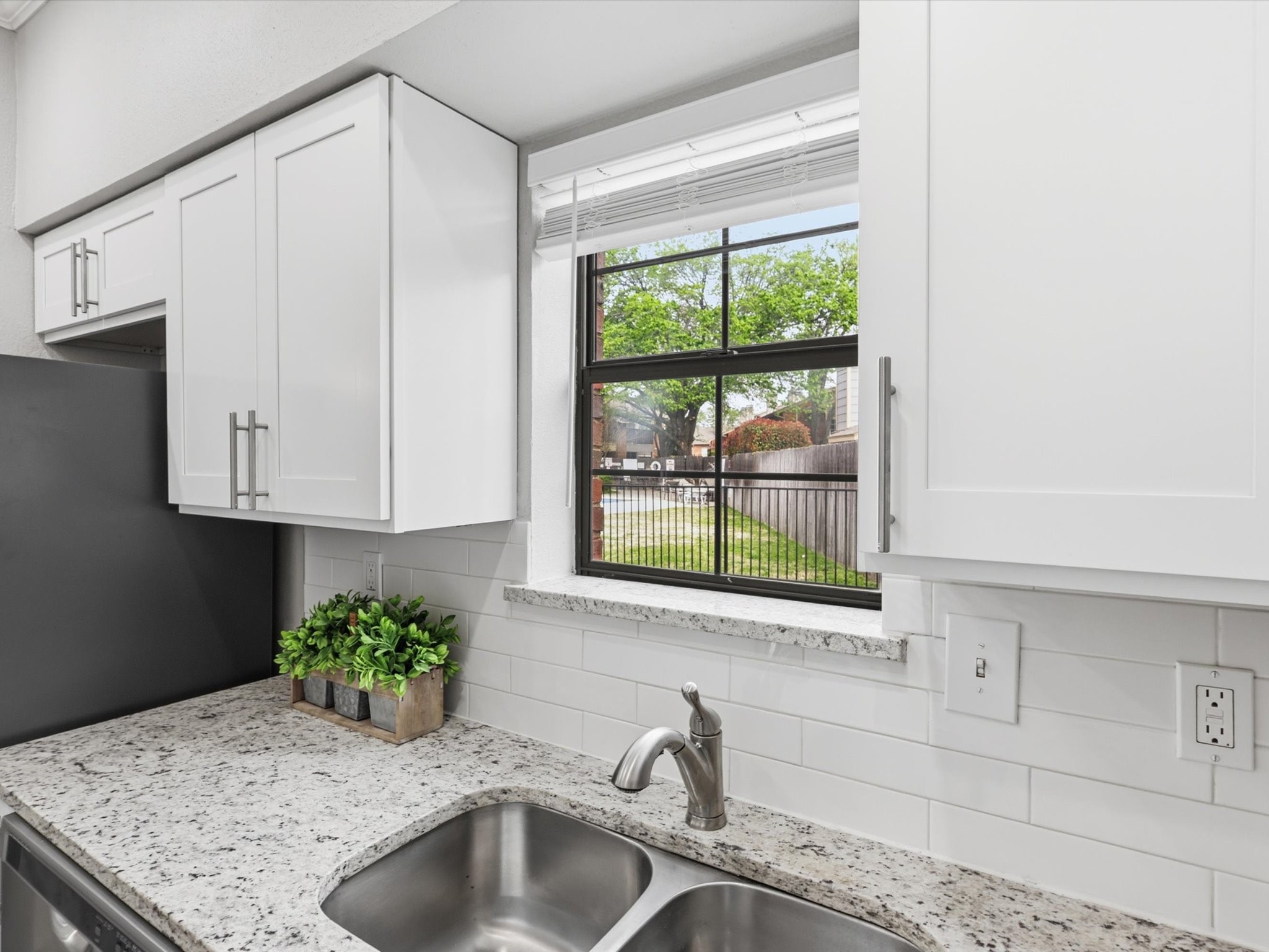 411 Pebble Way Arlington TX 76006