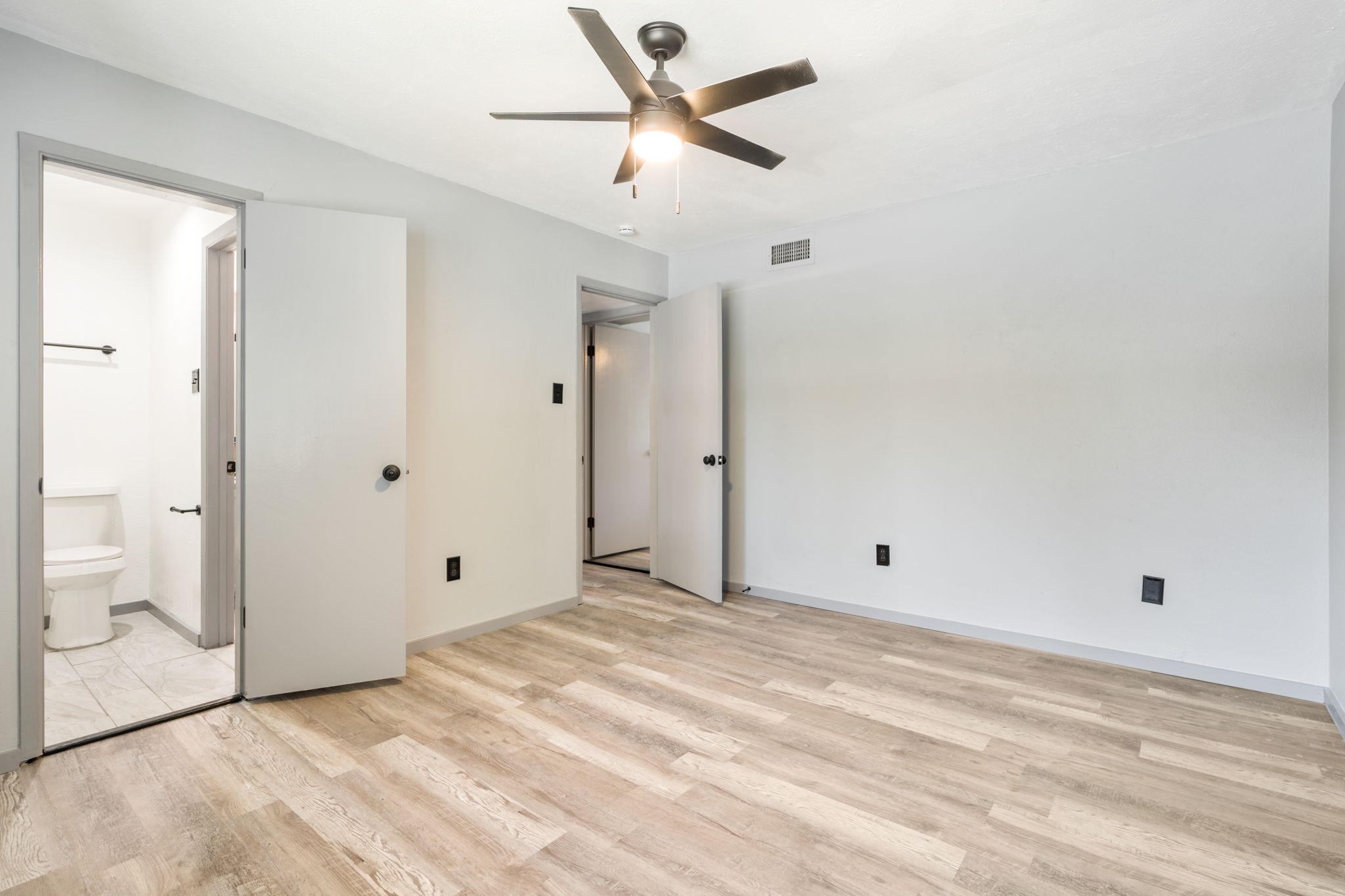 3913 Inwood Road Dallas TX 75209