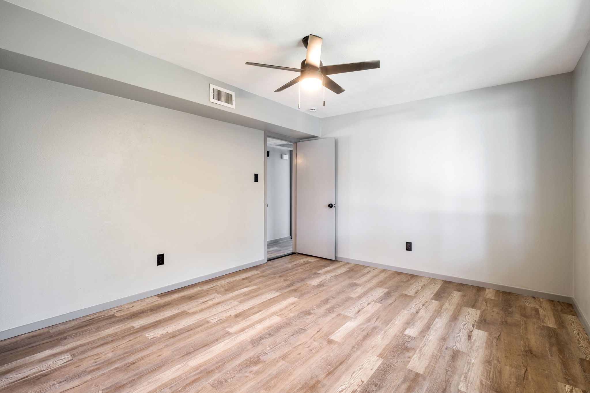 3913 Inwood Road Dallas TX 75209