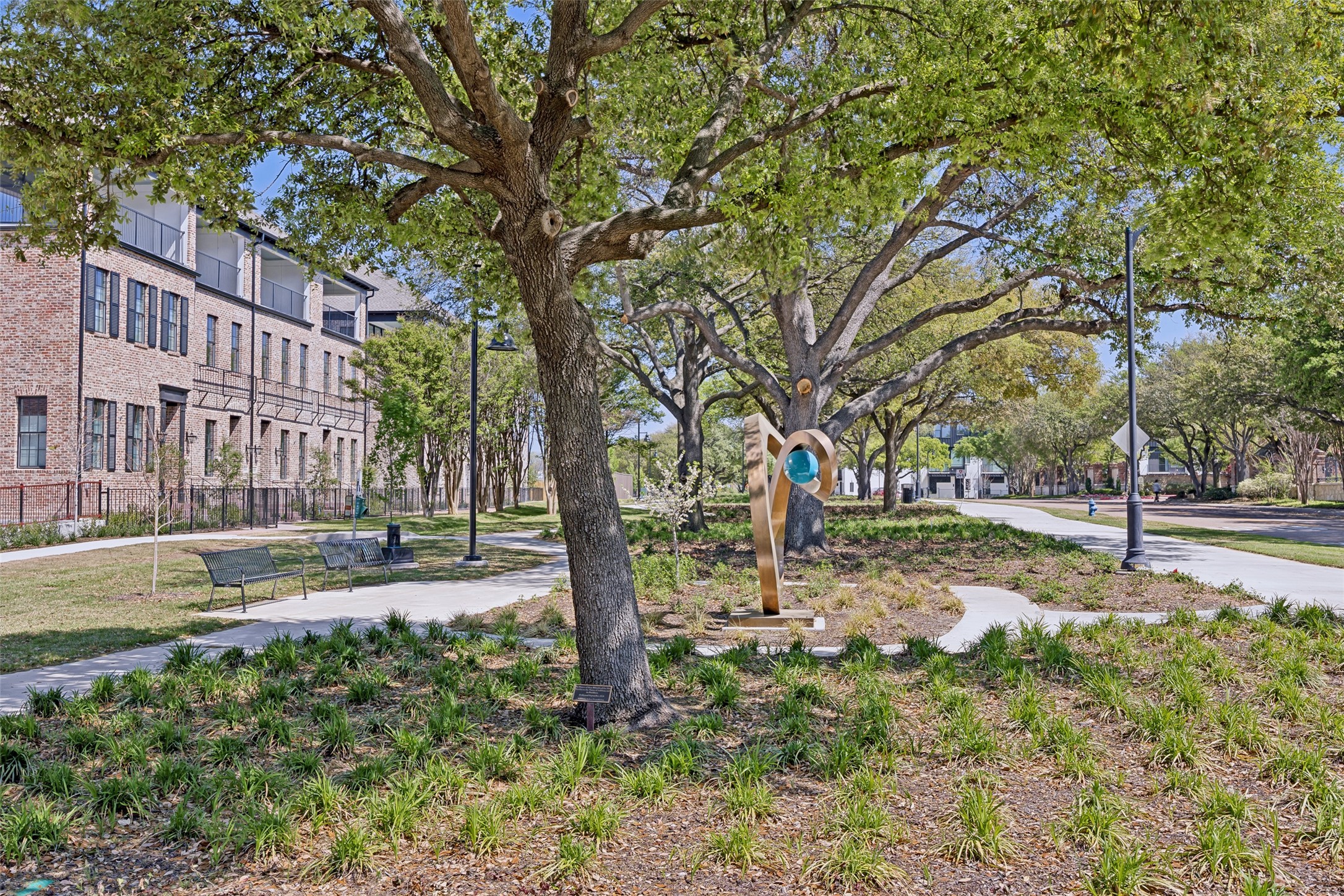 15015 Oak Street Addison TX 75001