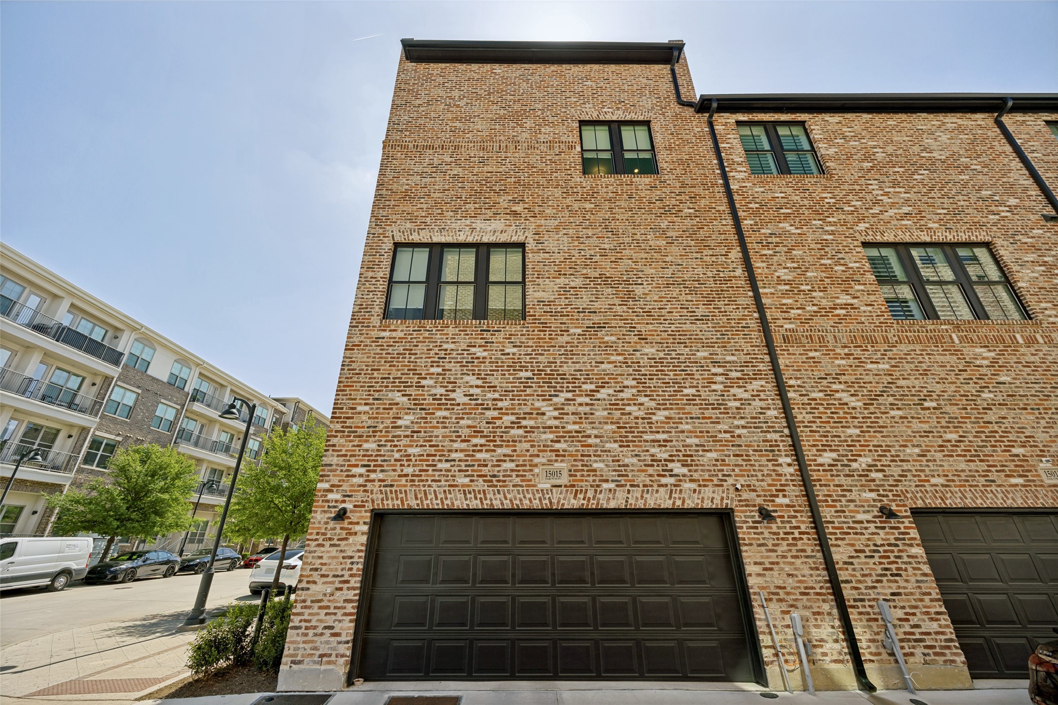 15015 Oak Street Addison TX 75001
