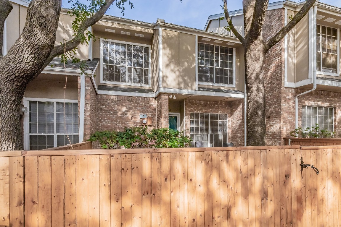 2411 Southlake Court Irving TX 75038