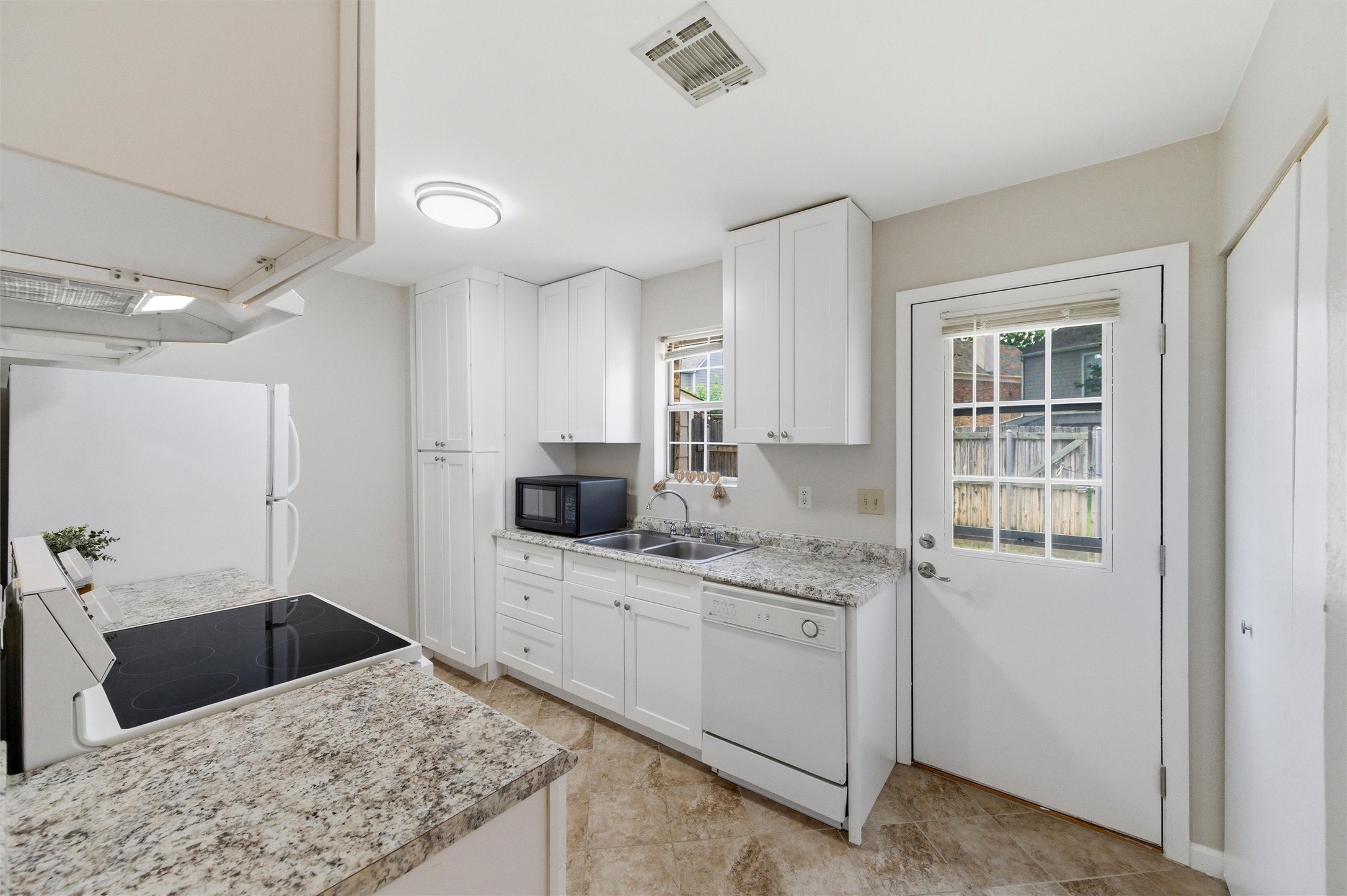 107 Churchill Lane Euless TX 76039