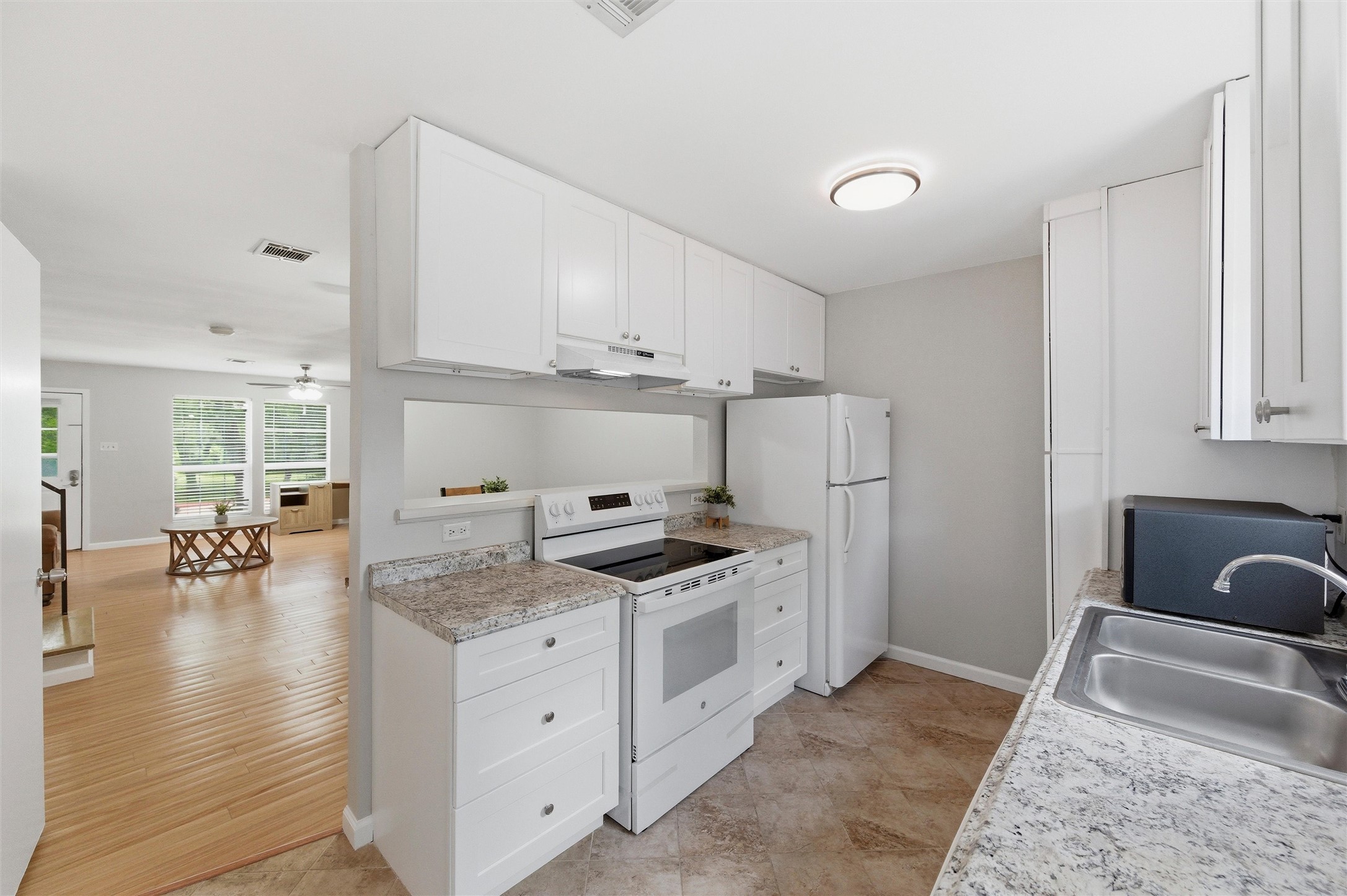 107 Churchill Lane Euless TX 76039