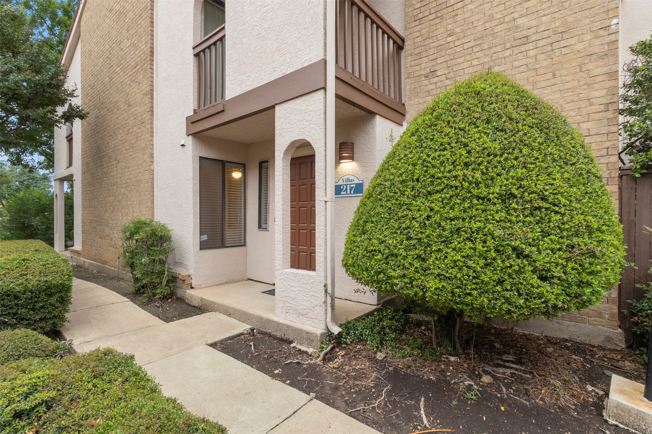 563 Ranch Trail Irving TX 75063