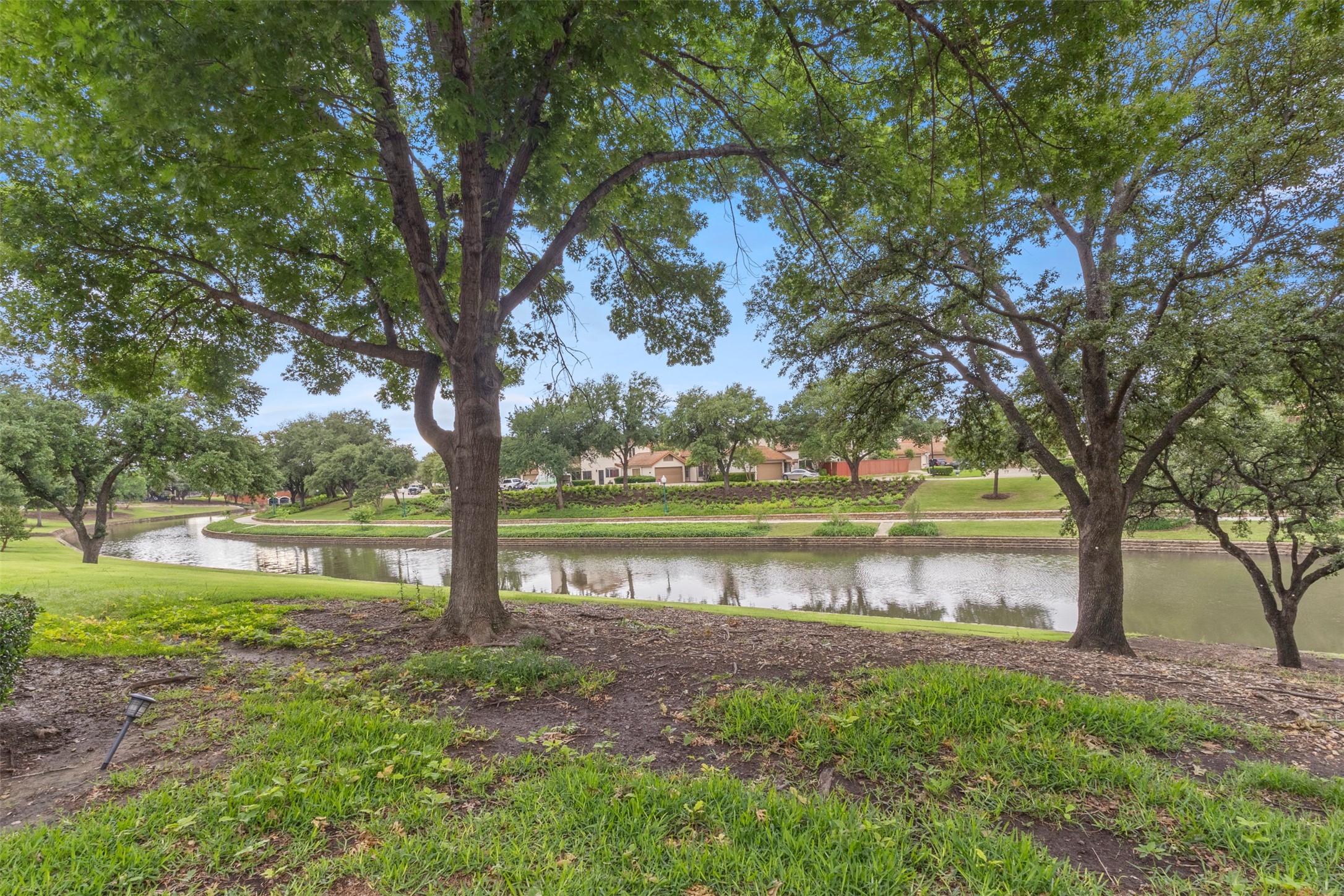 563 Ranch Trail Irving TX 75063
