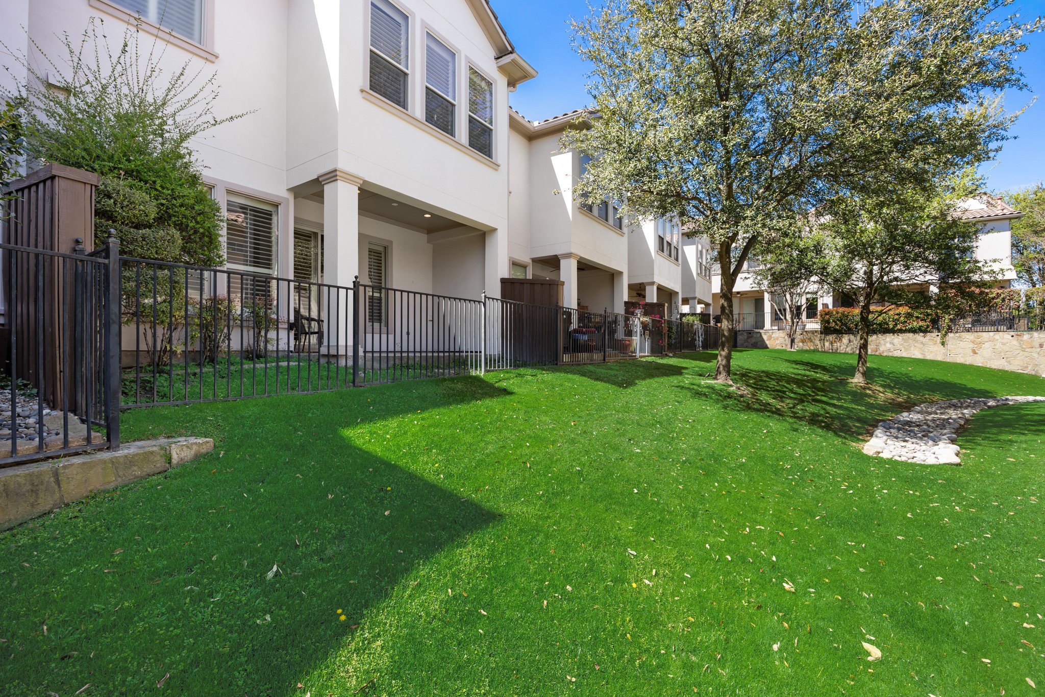 14737 Stanford Court Addison TX 75254