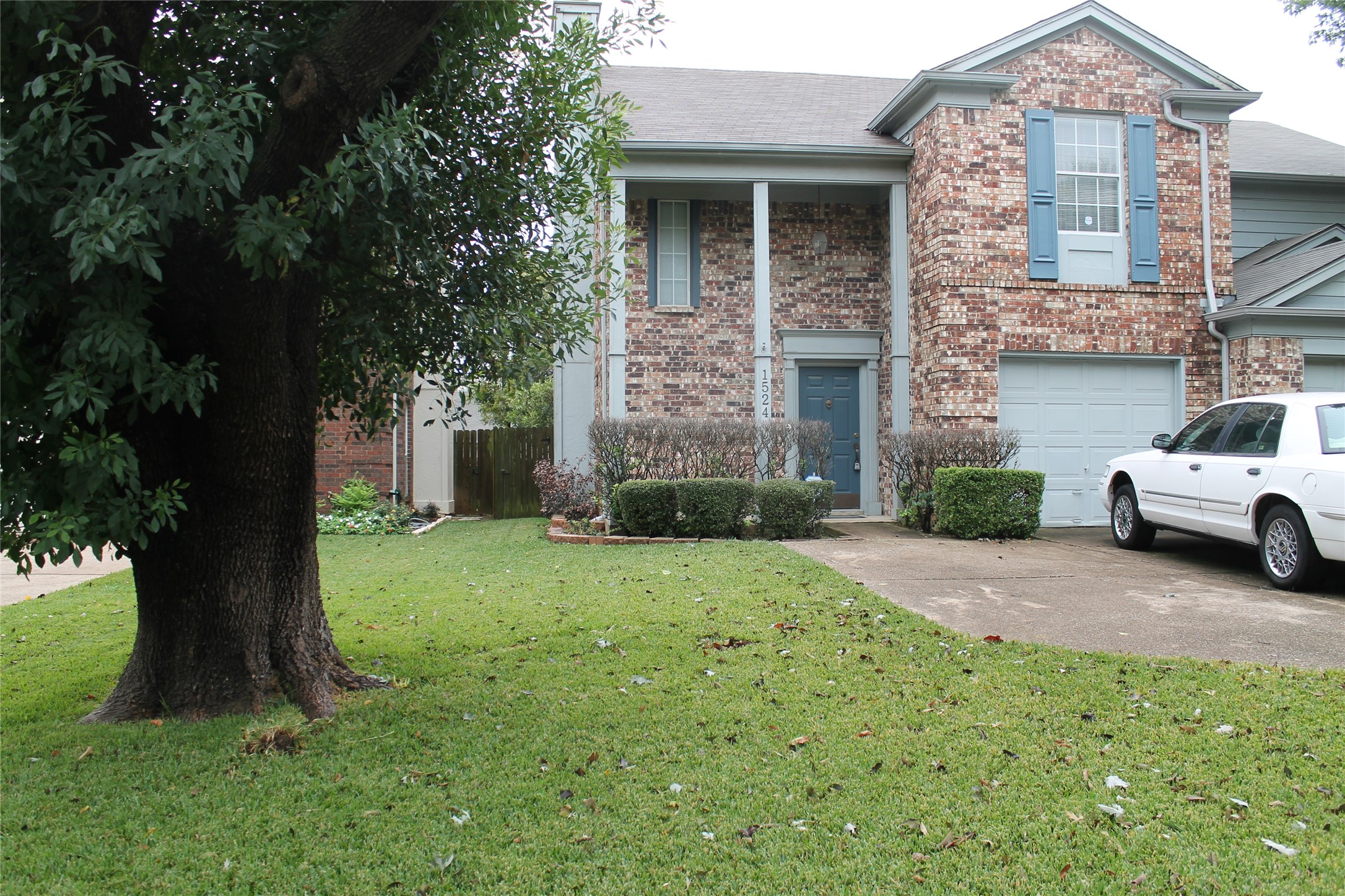 1524 Creek Bank Lane Arlington TX 76014