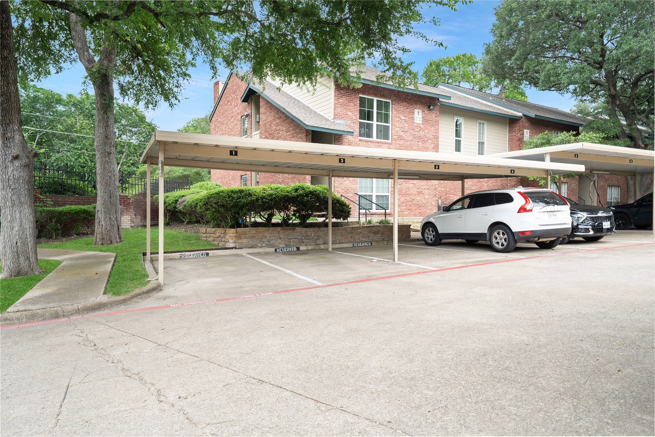 8601 Park Lane Dallas TX 75231