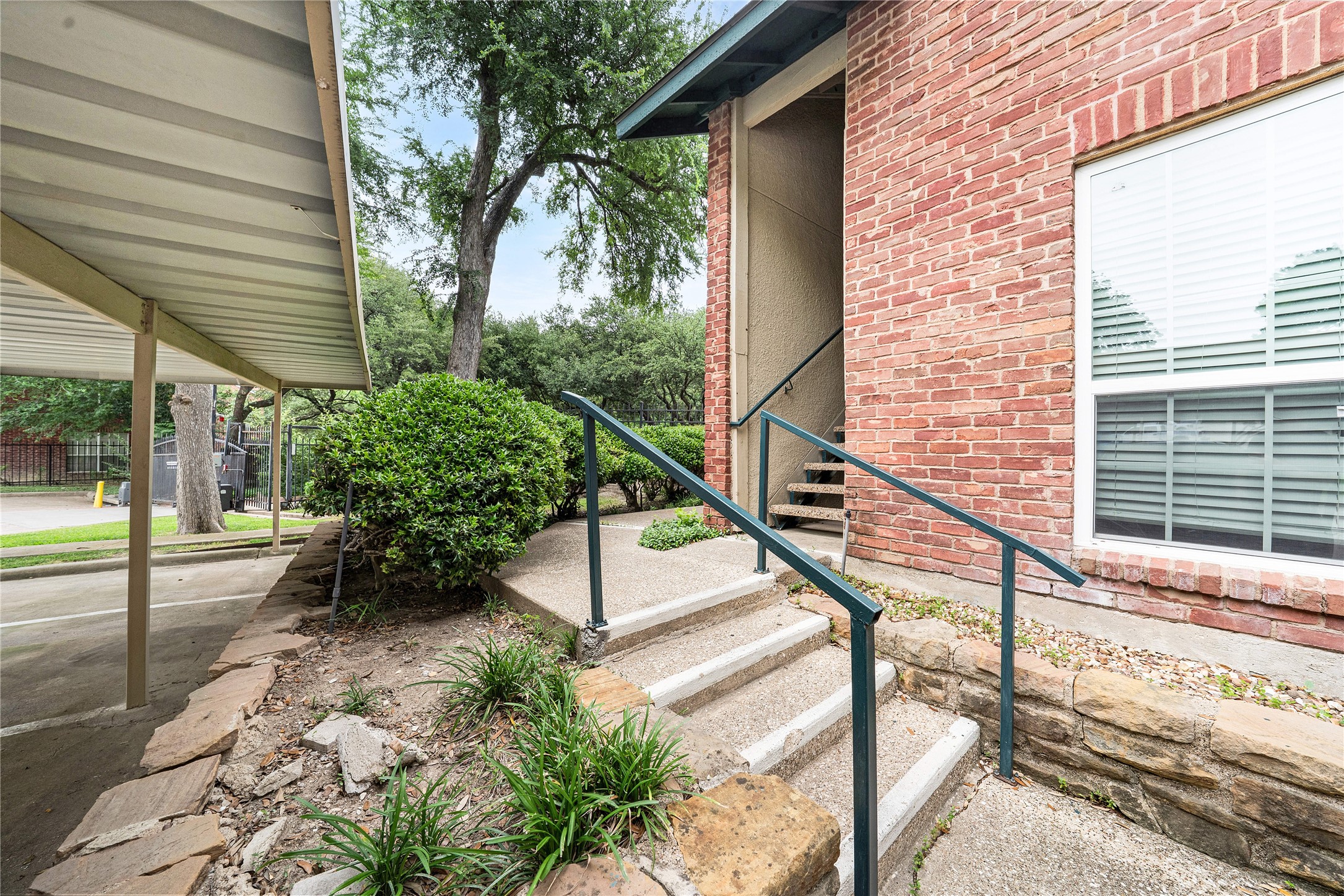 8601 Park Lane Dallas TX 75231