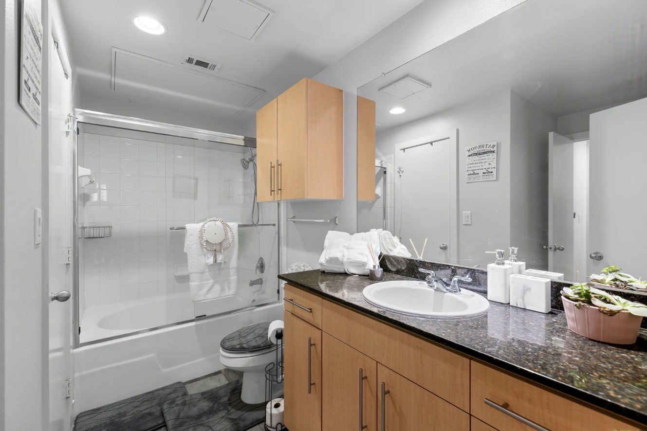 4414 Cedar Springs Road Dallas TX 75219
