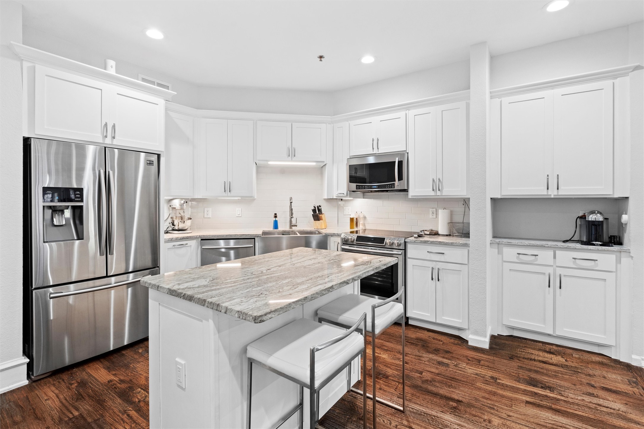 3235 Cole Avenue Dallas TX 75204