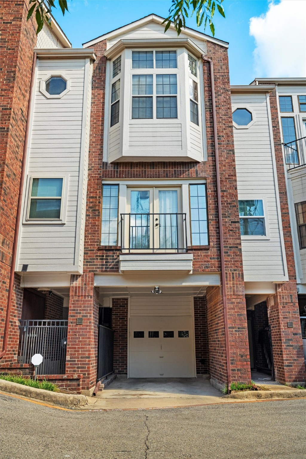 3235 Cole Avenue Dallas TX 75204