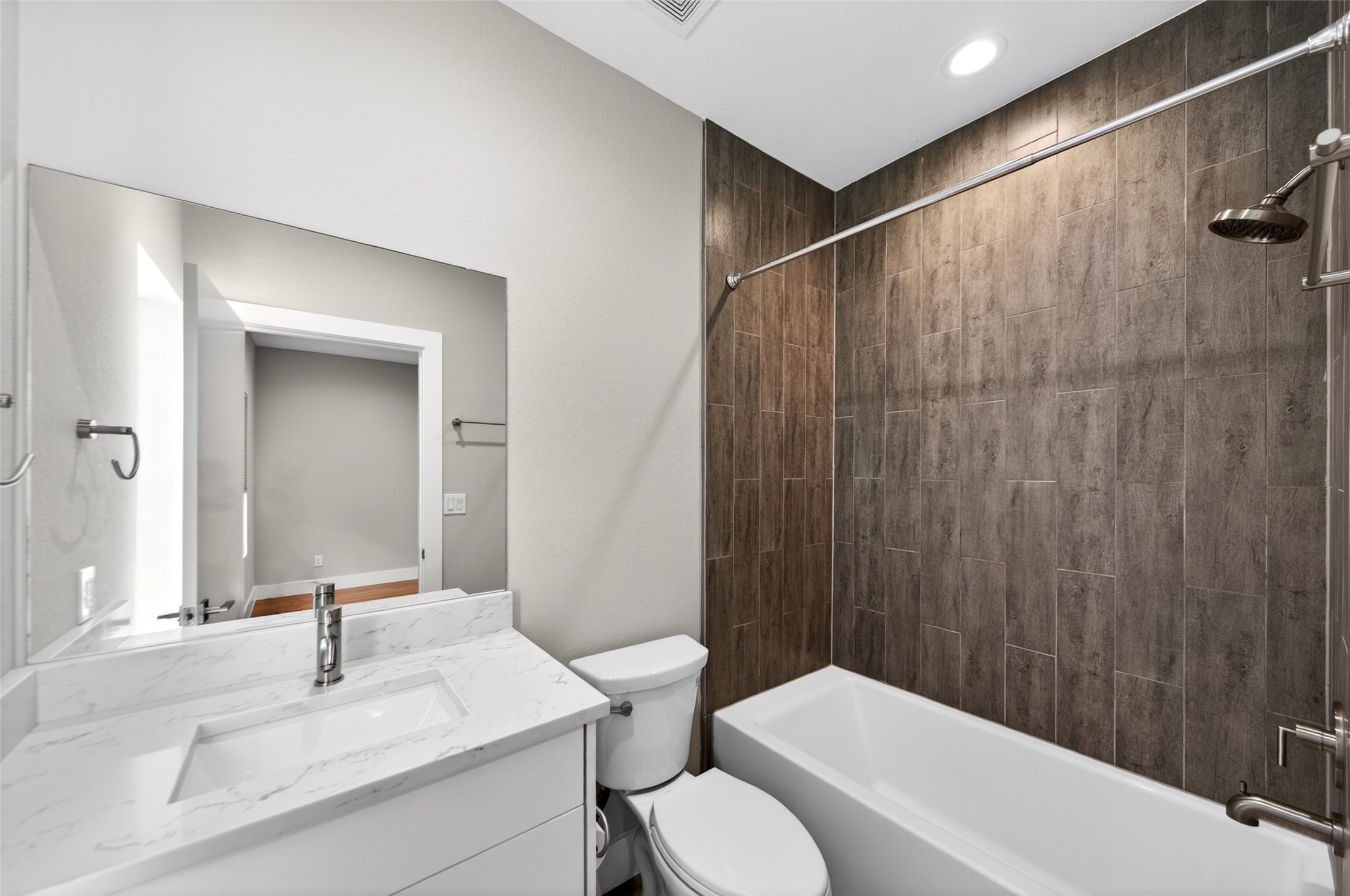 1914 California Drive Dallas TX 75204