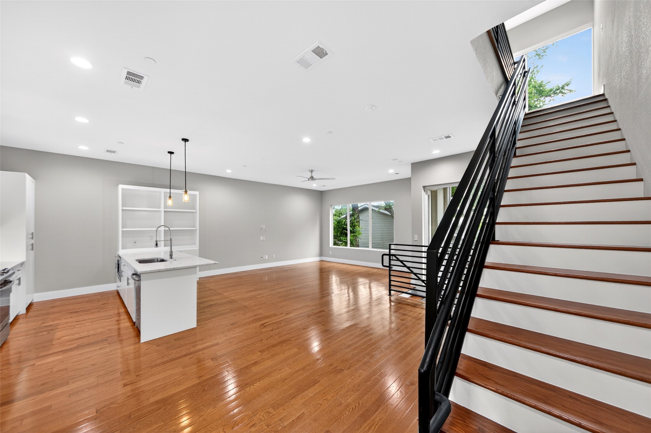 1914 California Drive Dallas TX 75204