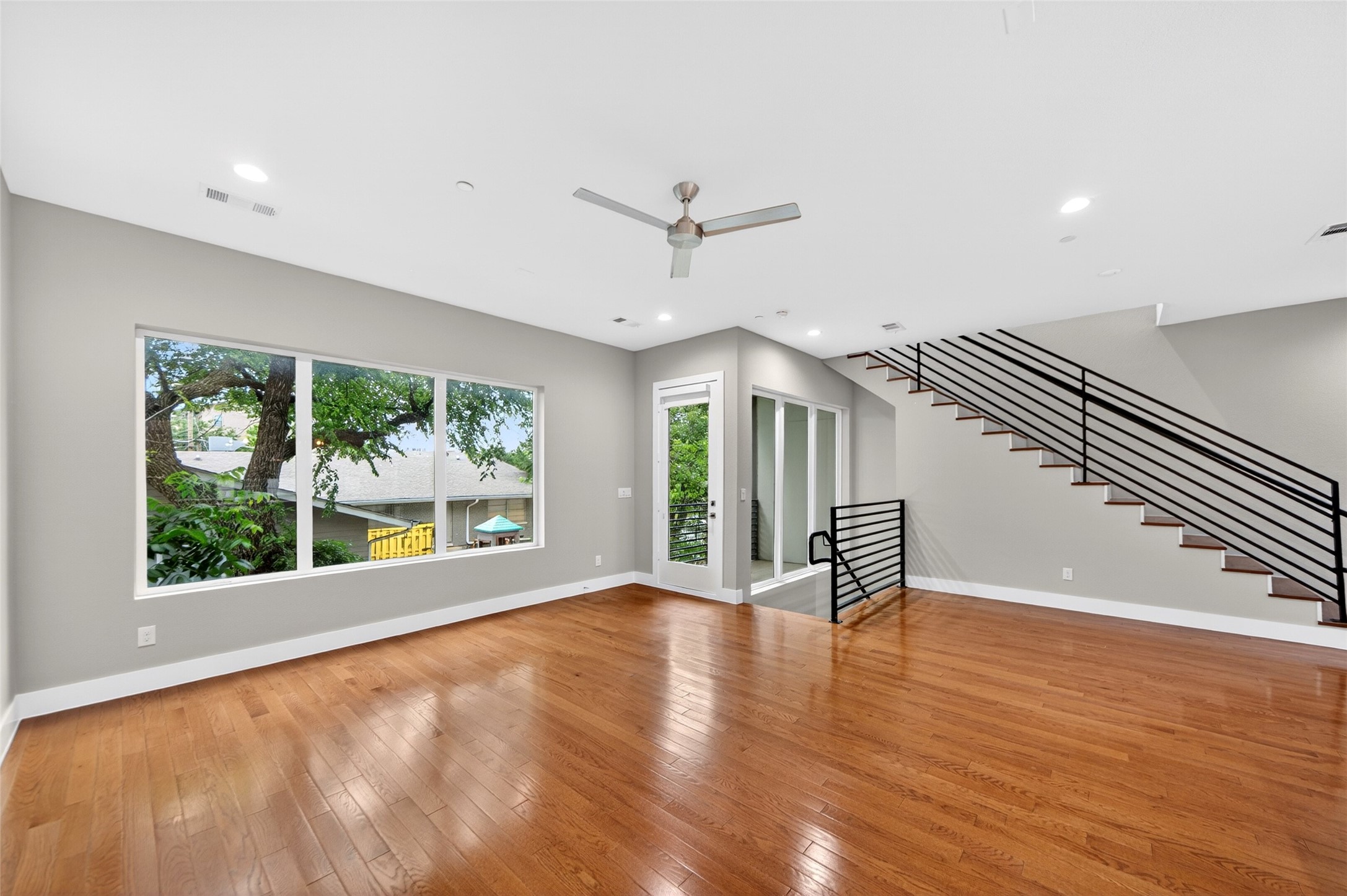1914 California Drive Dallas TX 75204