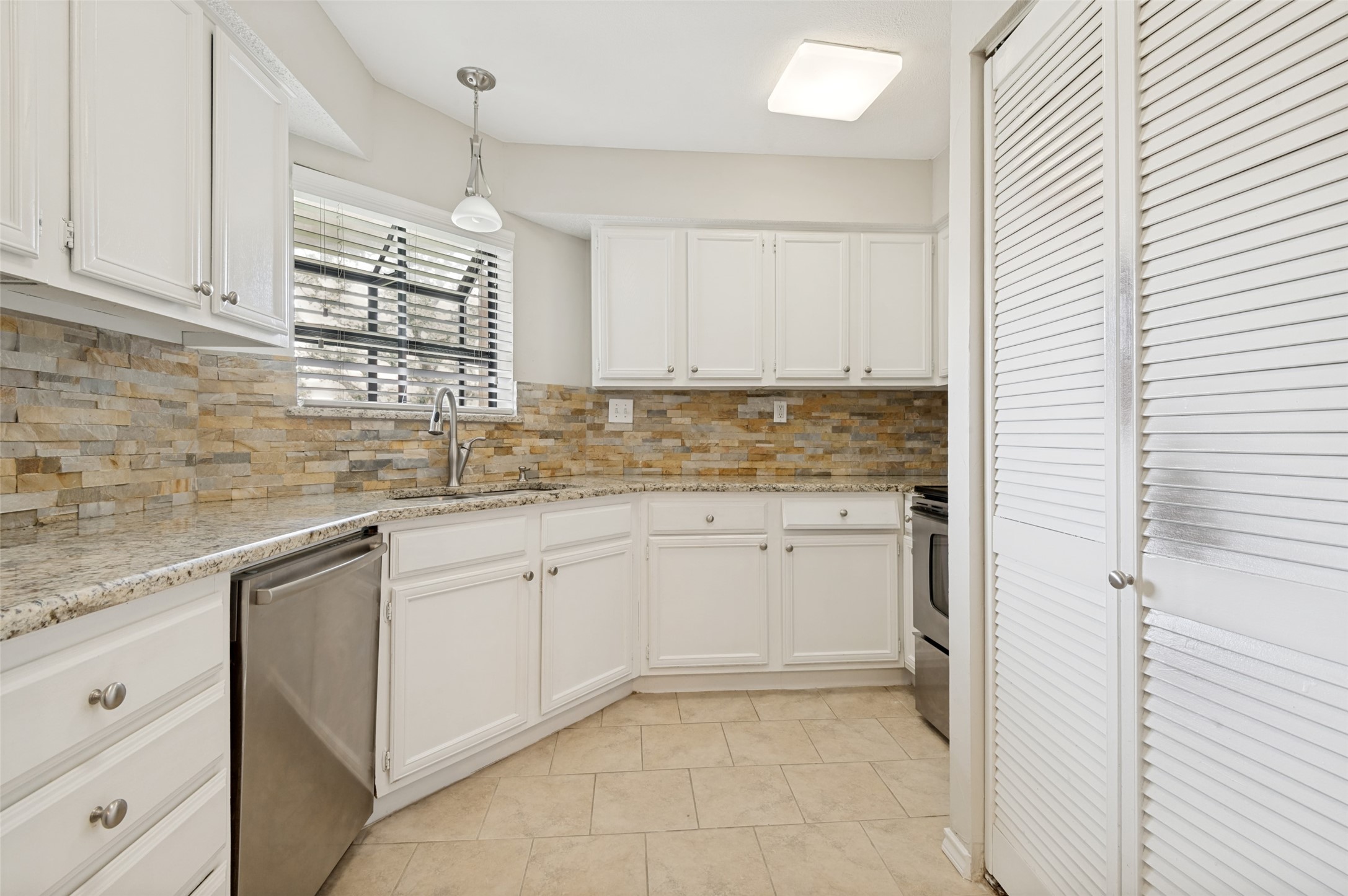 16301 Ledgemont Lane Addison TX 75001