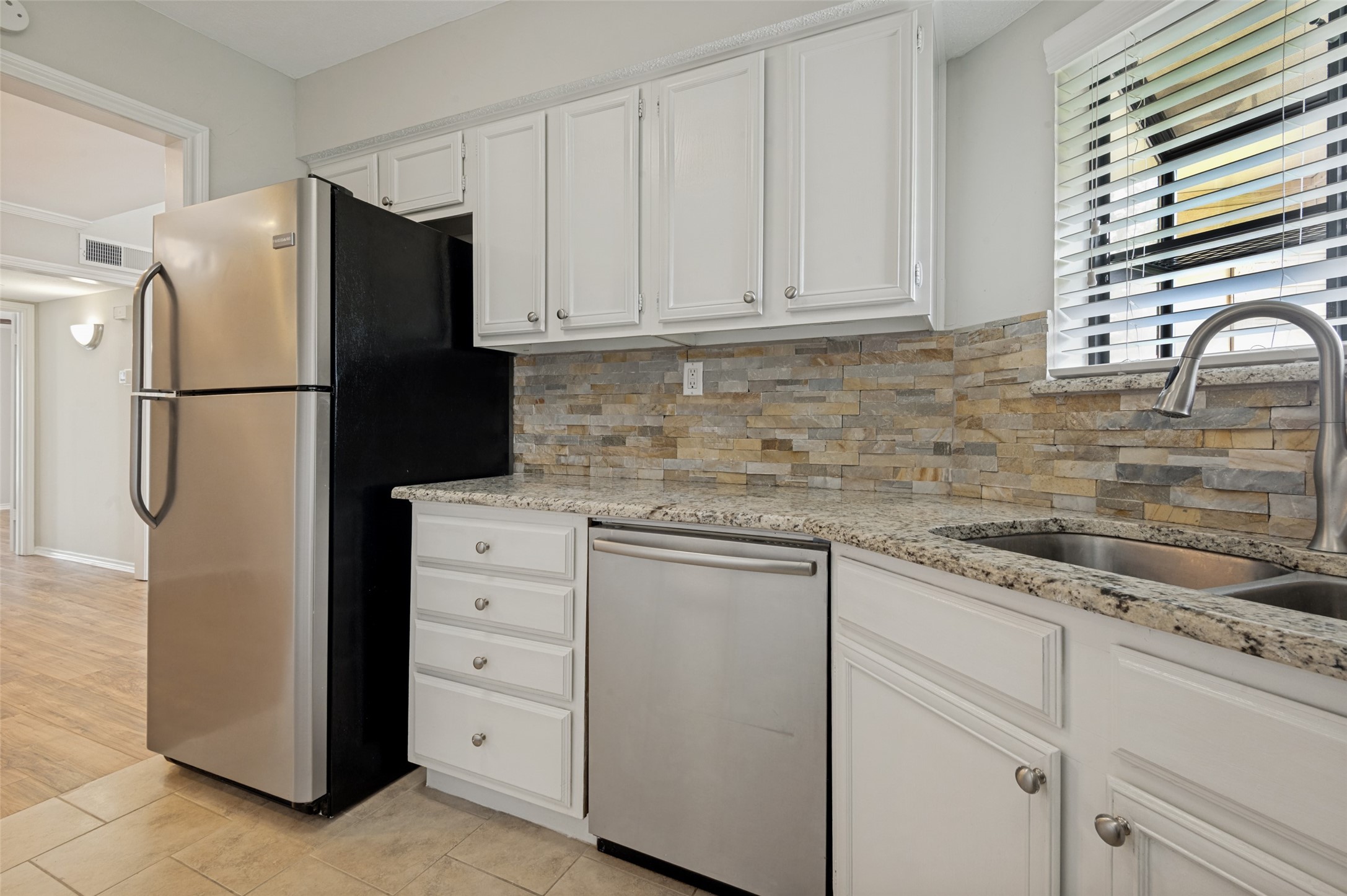 16301 Ledgemont Lane Addison TX 75001