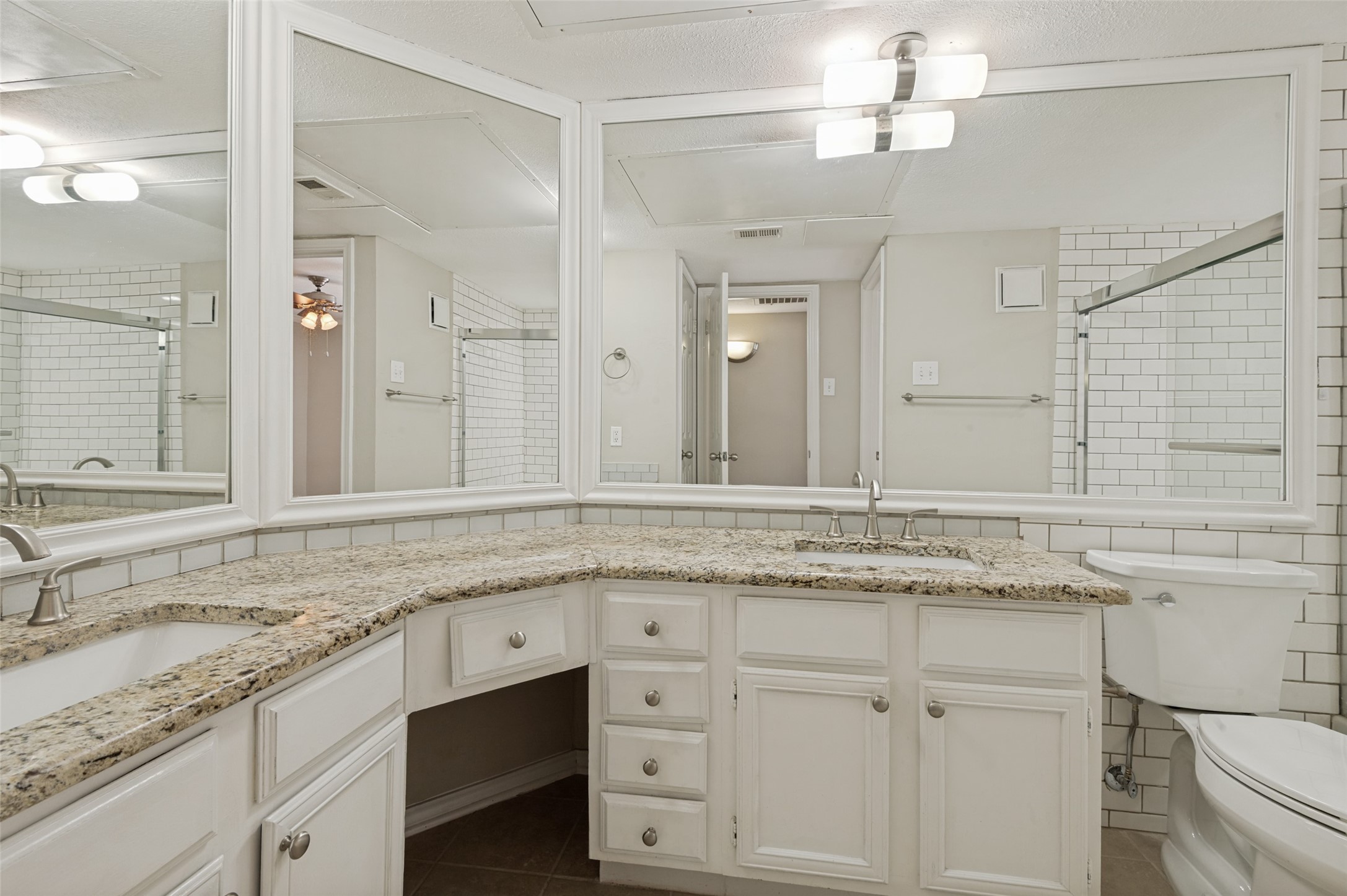 16301 Ledgemont Lane Addison TX 75001