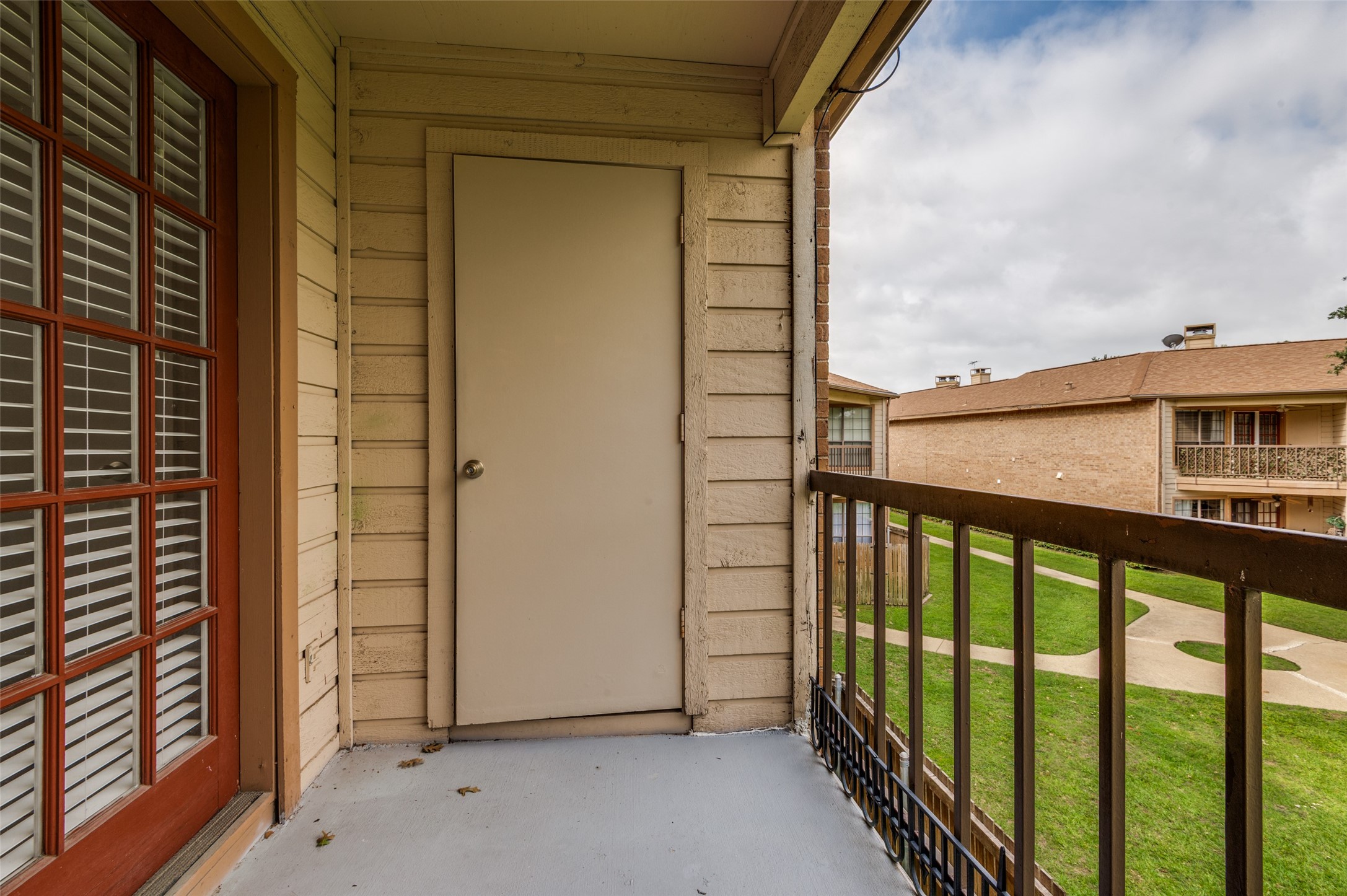 16301 Ledgemont Lane Addison TX 75001