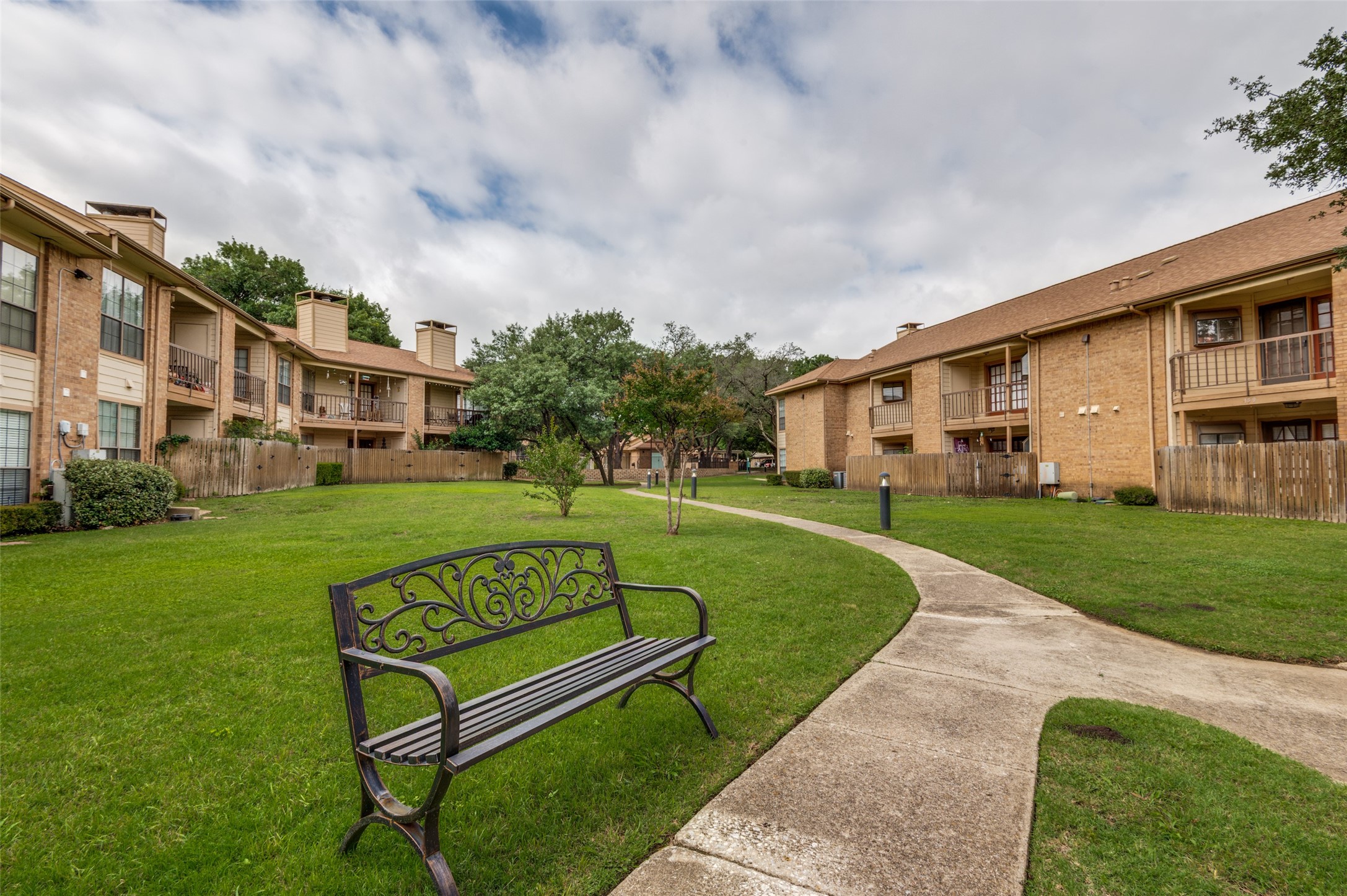 16301 Ledgemont Lane Addison TX 75001