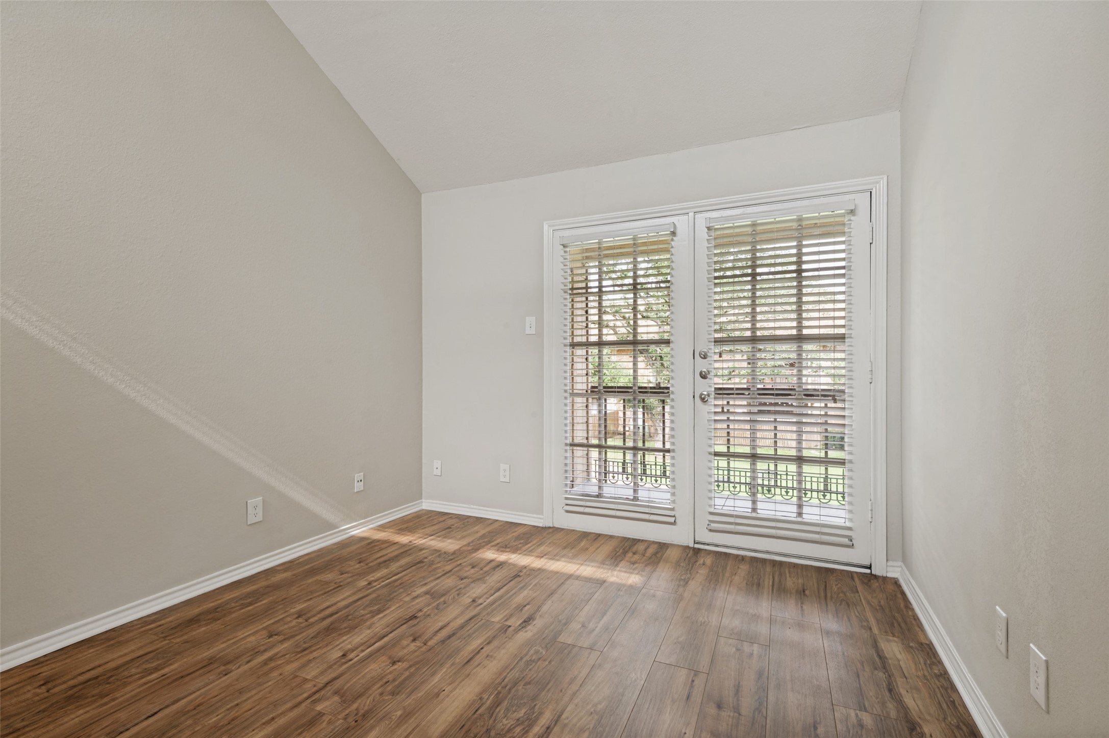 16301 Ledgemont Lane Addison TX 75001