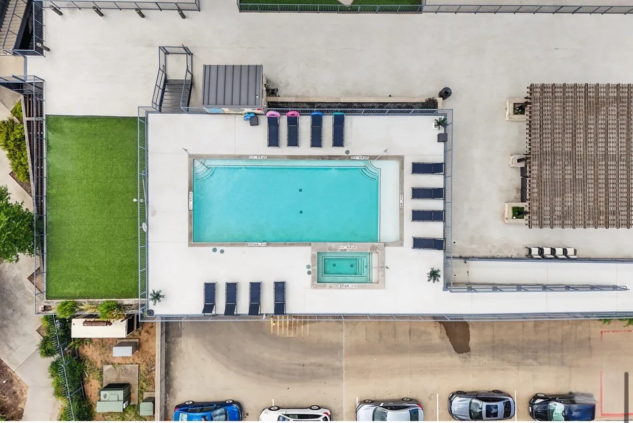 1001 Belleview Street Dallas TX 75215