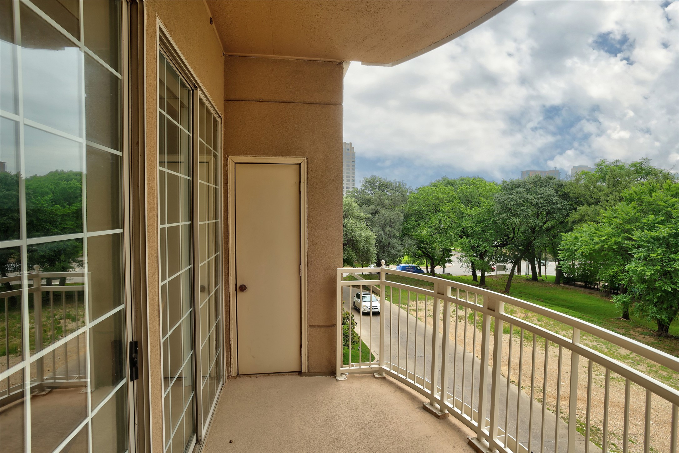 3225 Turtle Creek Boulevard Dallas TX 75219