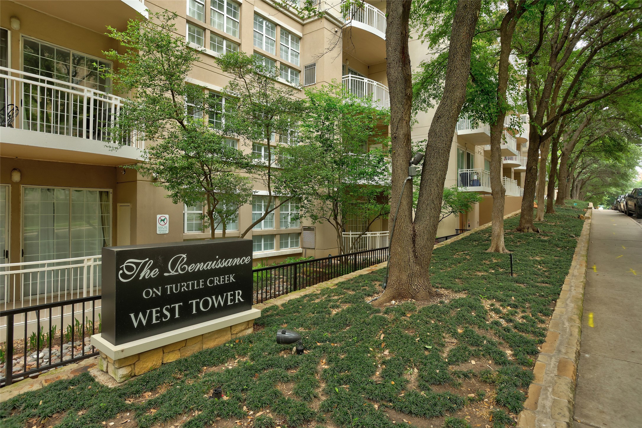 3225 Turtle Creek Boulevard Dallas TX 75219