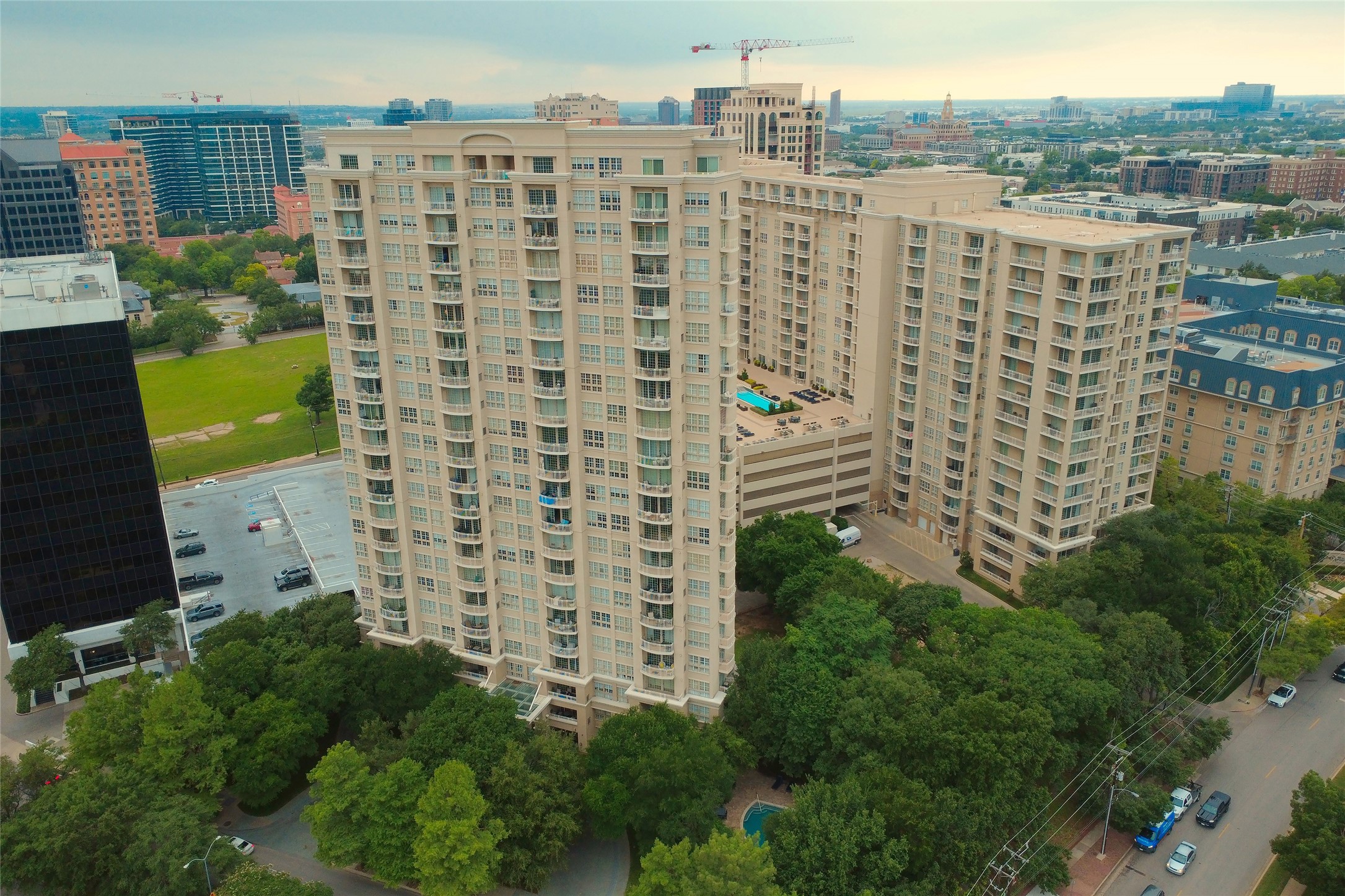 3225 Turtle Creek Boulevard Dallas TX 75219