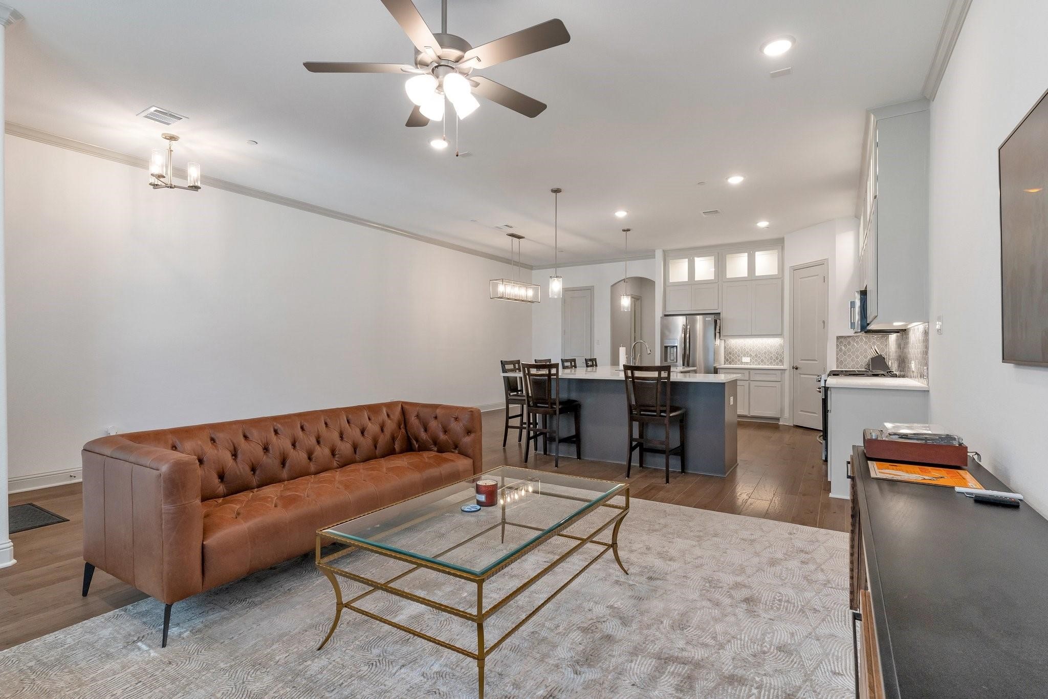 1900 Melinda Lane Farmers Branch TX 75234